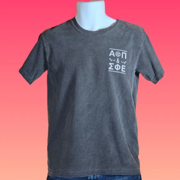 Express Jeans + Comfort Colors T Shirt - Picture 2 of 9